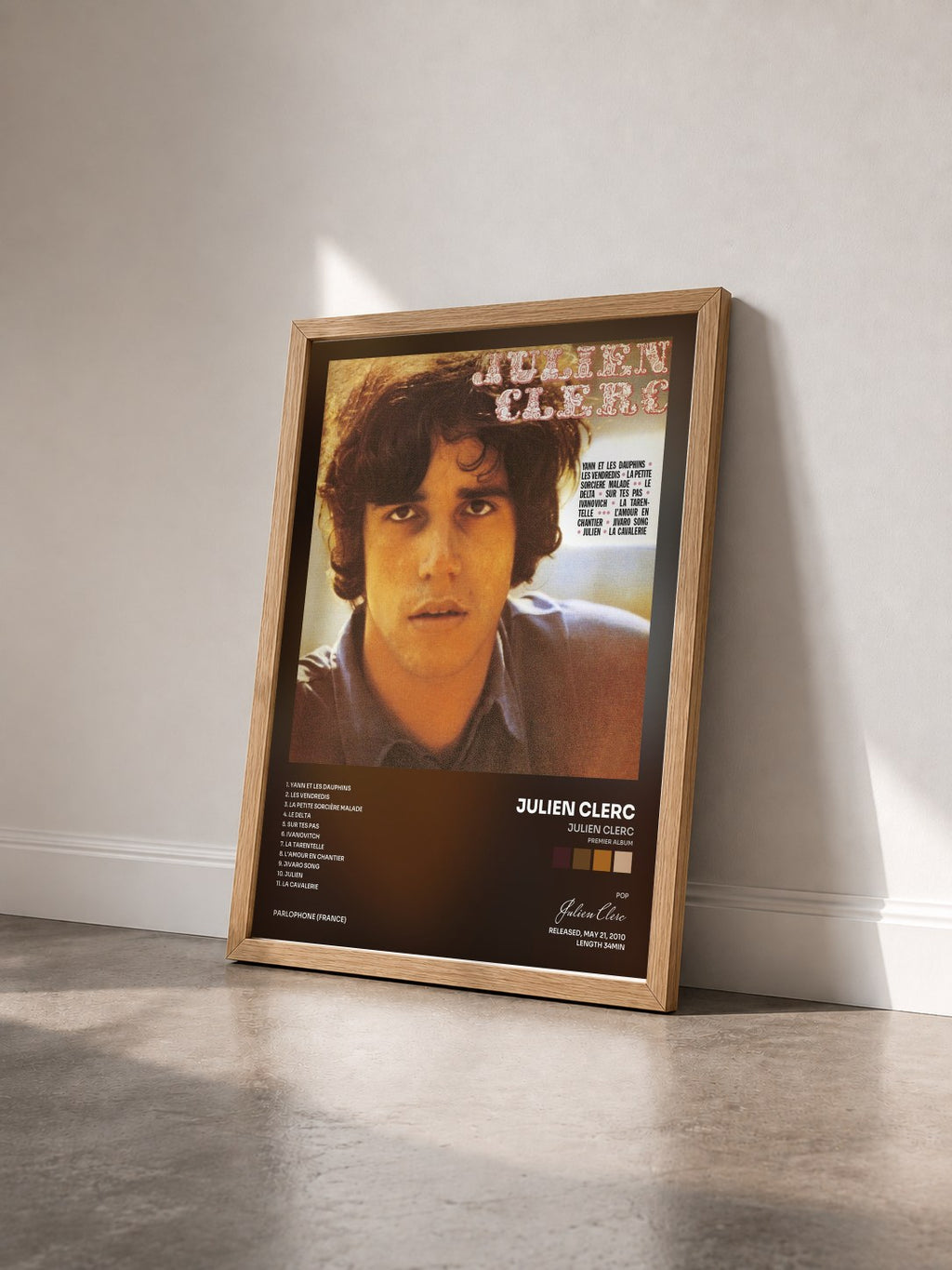 #bois Tableau de l'album Julien Clerc (Premier Album) de Julien Clerc vu de trois quarts, cadre en bois brut