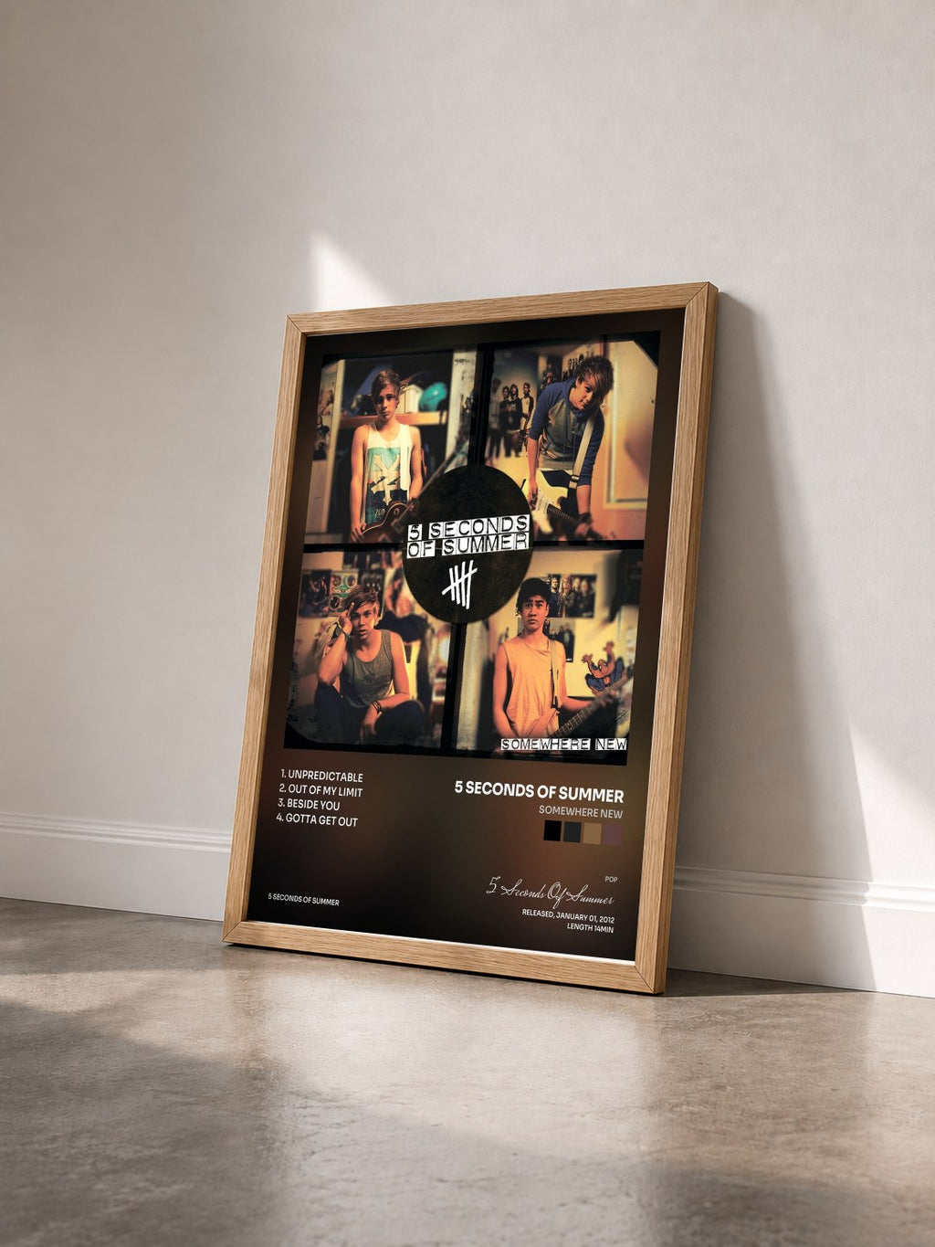 #bois Tableau de l'album Somewhere New de 5 Seconds Of Summer vu de trois quarts, cadre en bois brut