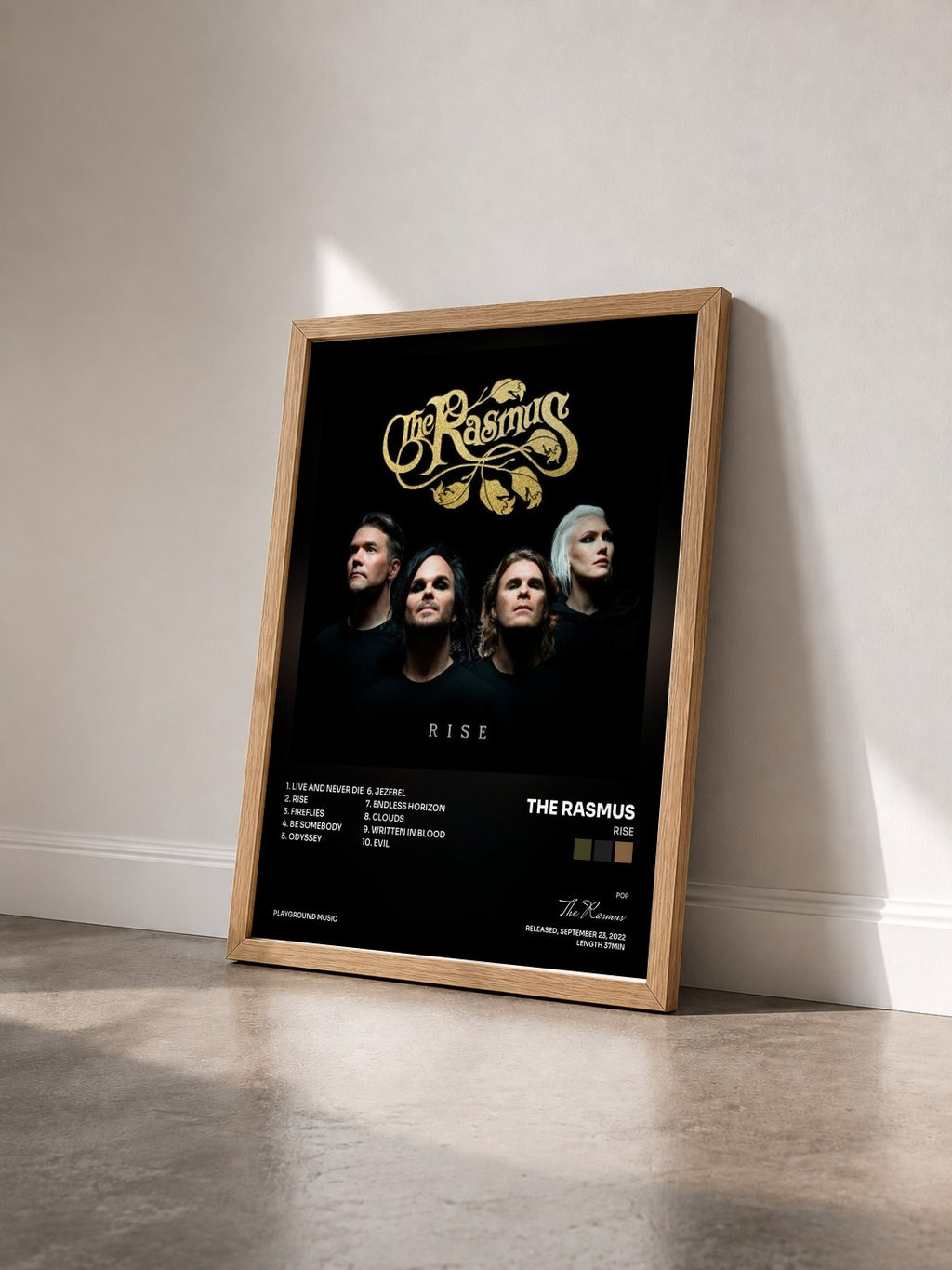 #bois Tableau de l'album Rise de The Rasmus vu de trois quarts, cadre en bois brut
