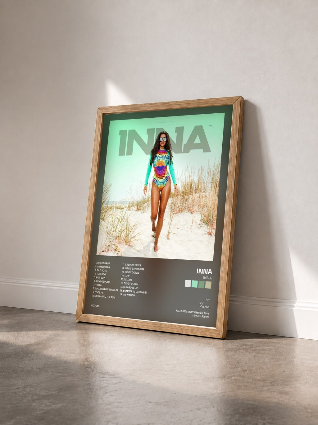 #bois Tableau de l'album Inna de Inna vu de trois quarts, cadre en bois brut