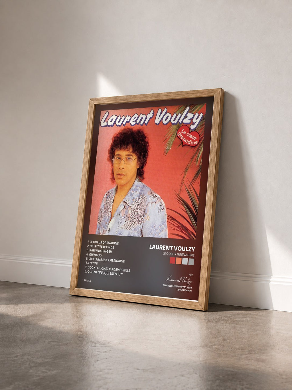 #bois Tableau de l'album Le coeur grenadine de Laurent Voulzy vu de trois quarts, cadre en bois brut