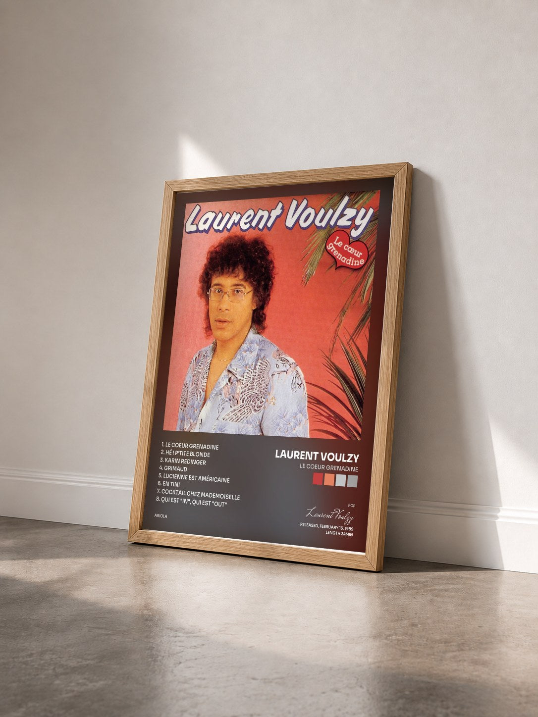 #bois Tableau de l'album Le coeur grenadine de Laurent Voulzy vu de trois quarts, cadre en bois brut