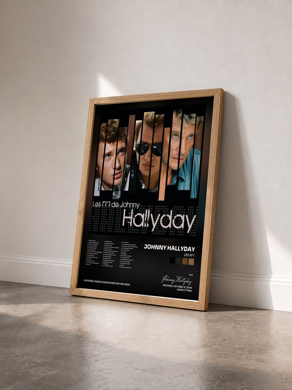 #bois Tableau de l'album Les N°1 de Johnny Hallyday vu de trois quarts, cadre en bois brut