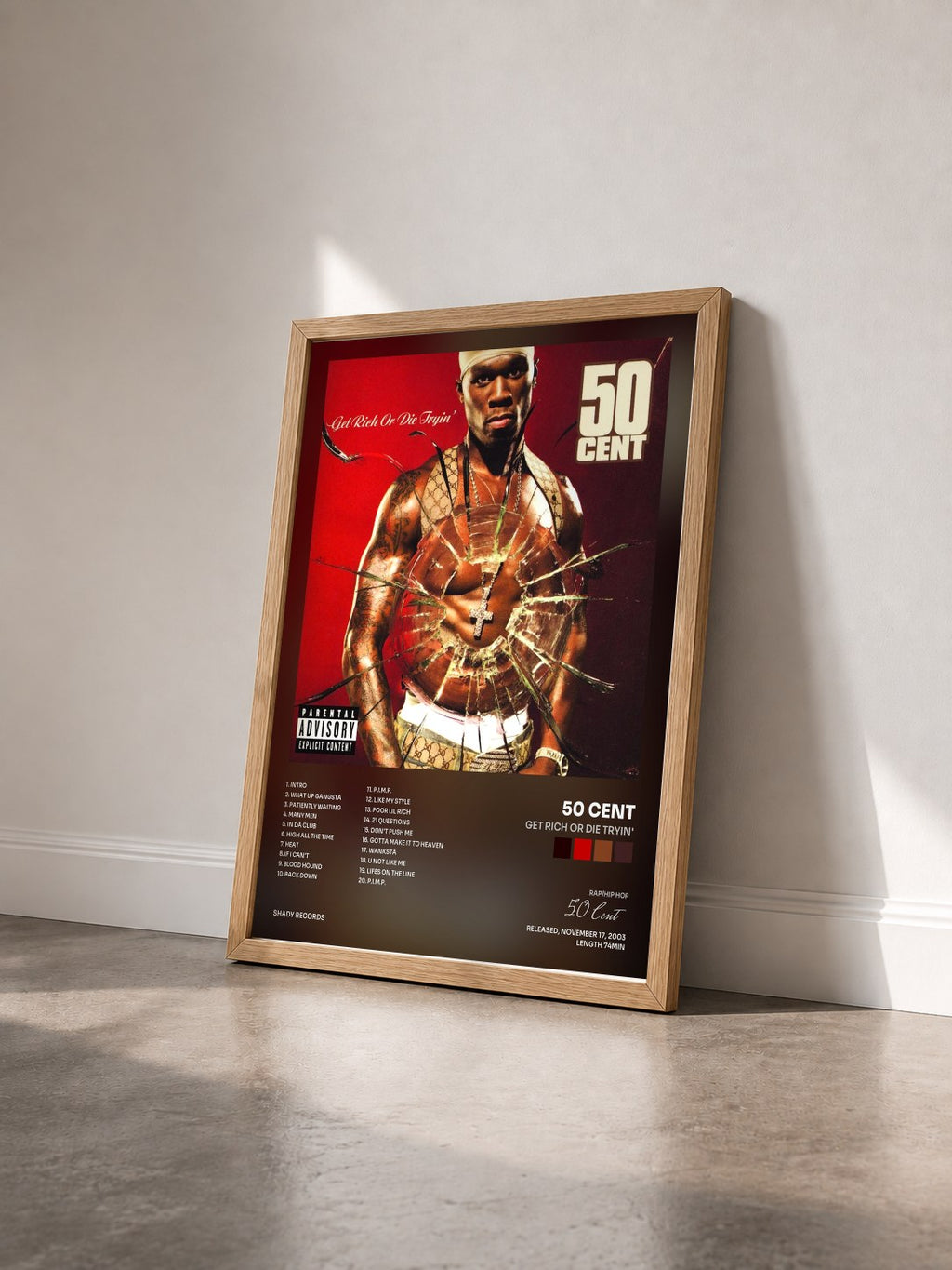 #bois Tableau de l'album Get Rich Or Die Tryin' de 50 Cent vu de trois quarts, cadre en bois brut