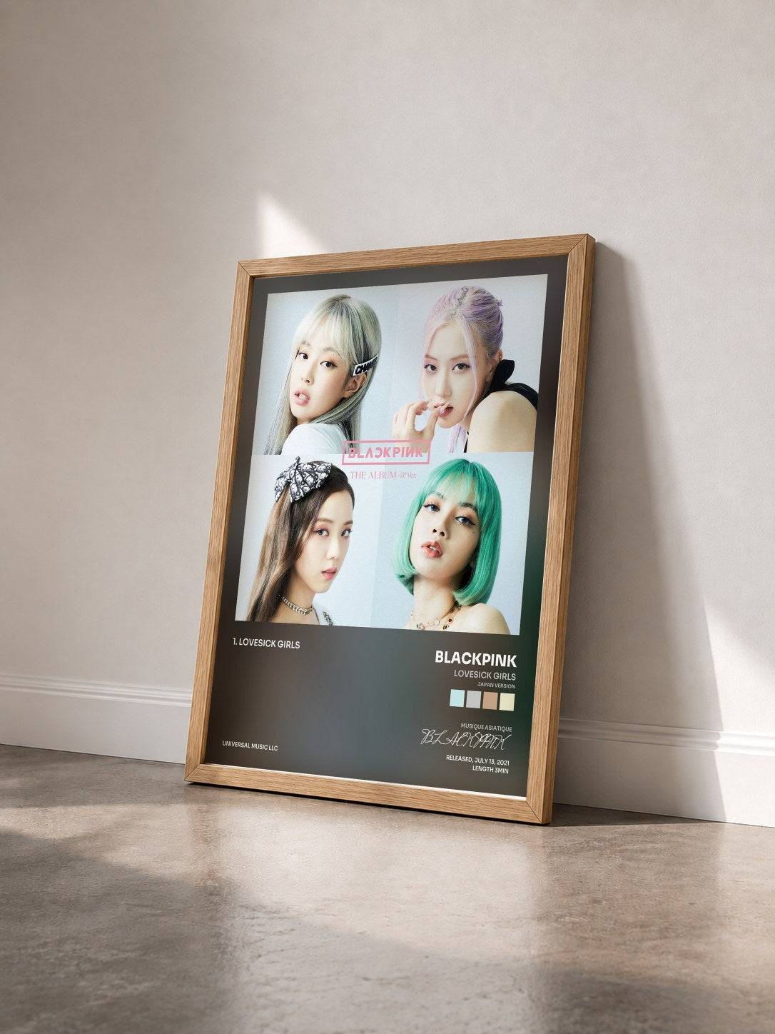 #bois Tableau de l'album Lovesick Girls (Japan Version) de BLACKPINK vu de trois quarts, cadre en bois brut