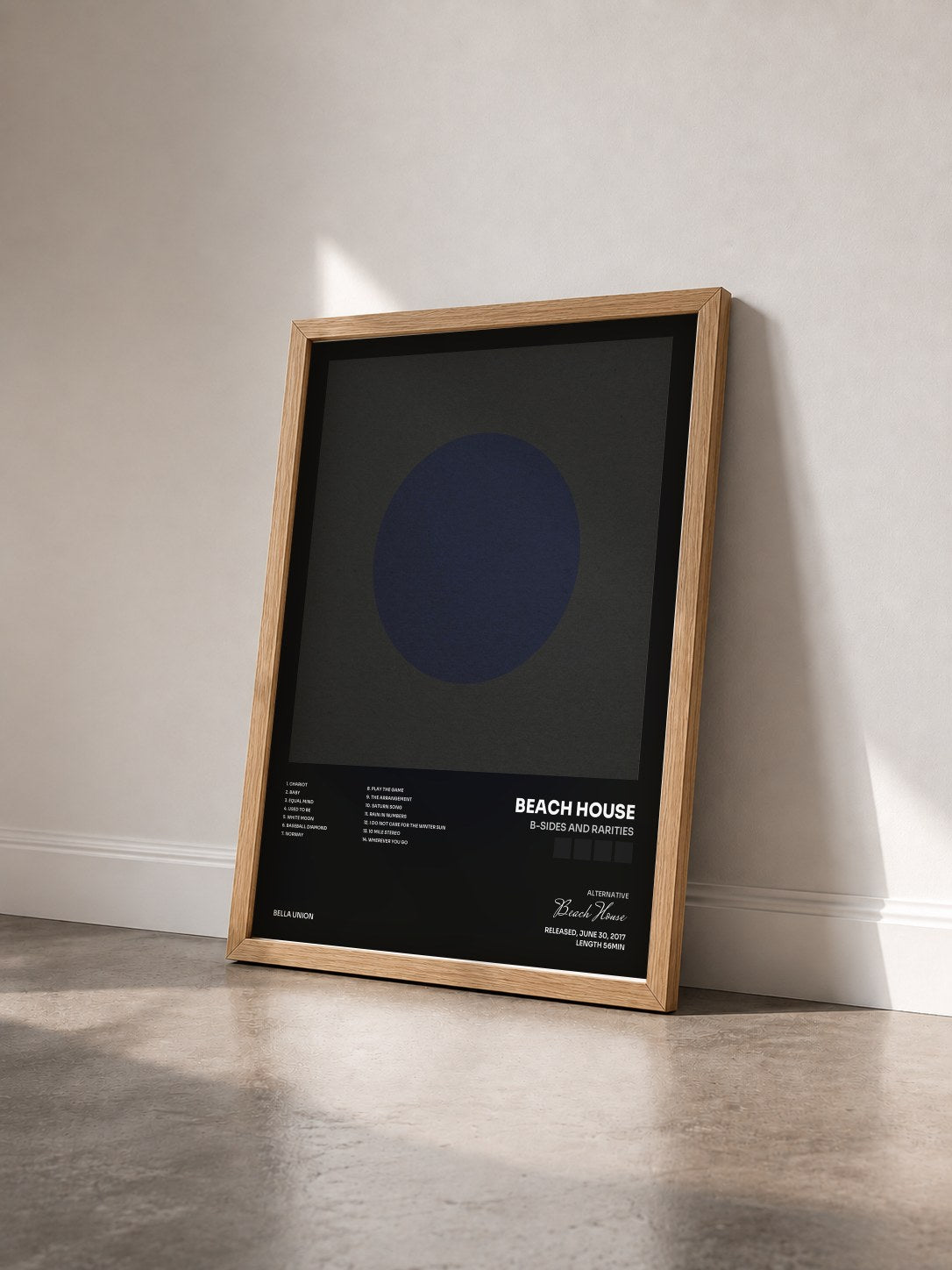 #bois Tableau de l'album B-Sides and Rarities de Beach House vu de trois quarts, cadre en bois brut