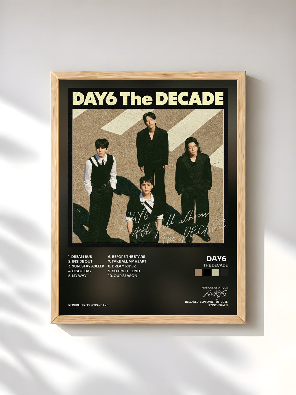 #bois Tableau de l'album The DECADE de DAY6 , cadre en bois brut, imprimé et encadré en France