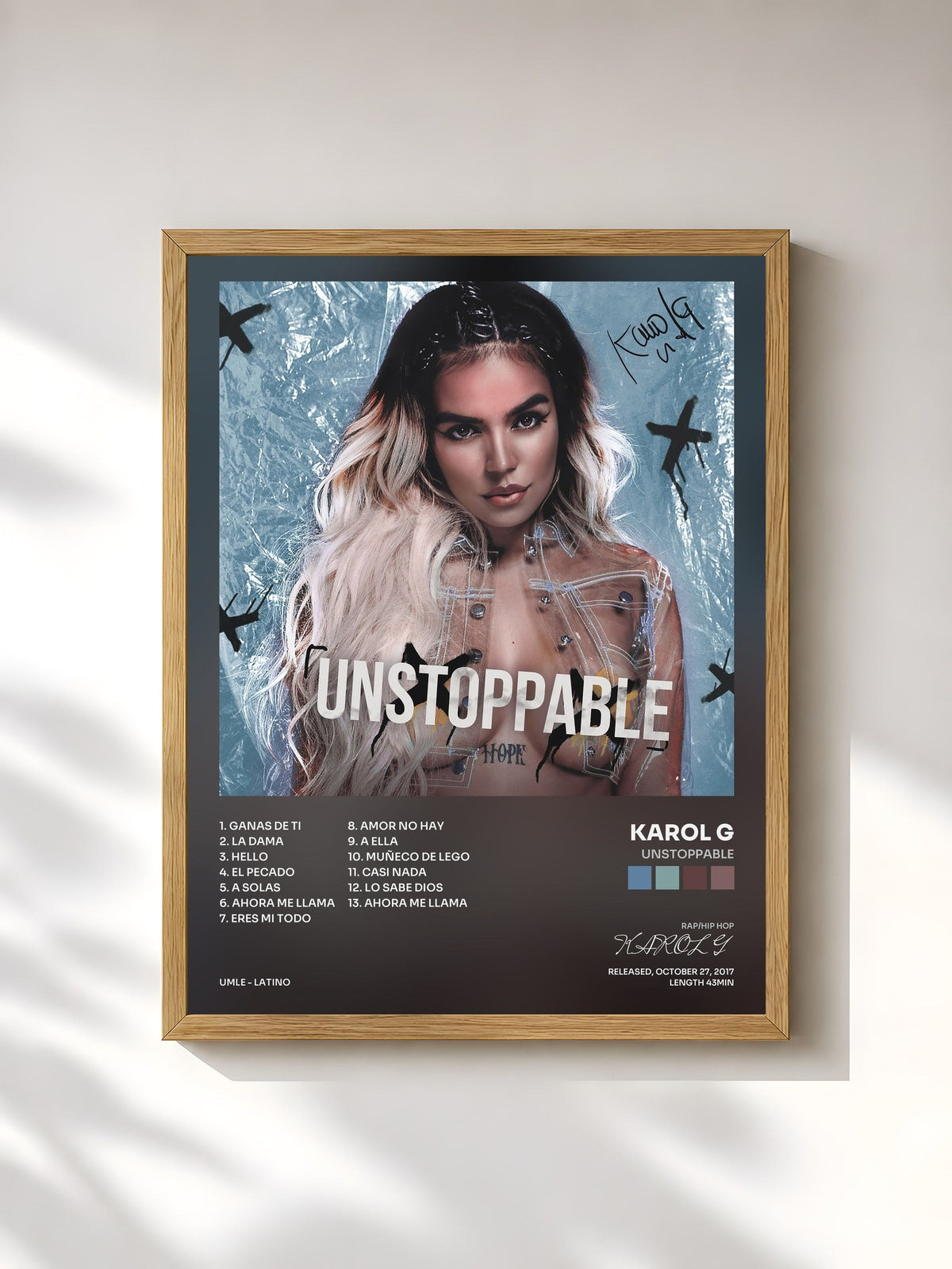 #bois Tableau de l'album Unstoppable de KAROL G, cadre en bois brut, imprimé et encadré en France