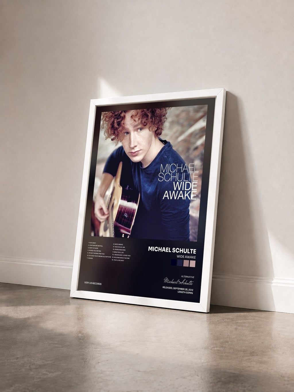 #blanc Tableau de l'album Wide Awake de Michael Schulte vu de trois quarts, cadre blanc