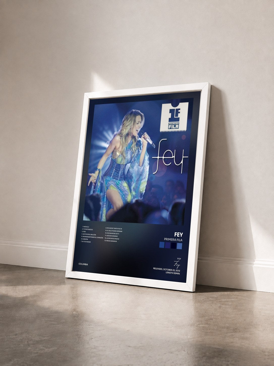 #blanc Tableau de l'album Primera Fila de Fey vu de trois quarts, cadre blanc