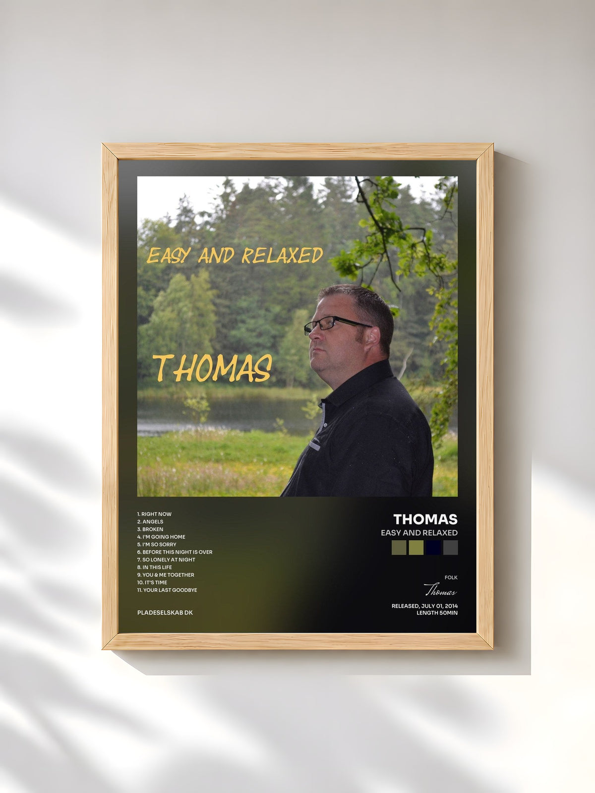 #bois Tableau de l'album Easy and Relaxed de Thomas, cadre en bois brut, imprimé et encadré en France