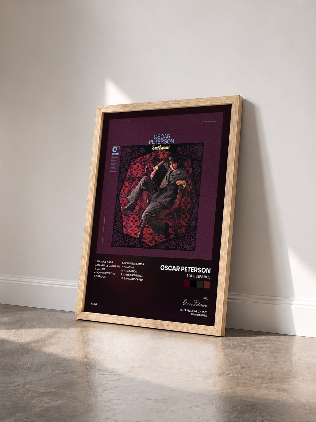 #bois Tableau de l'album Soul Español de Oscar Peterson vu de trois quarts, cadre en bois brut