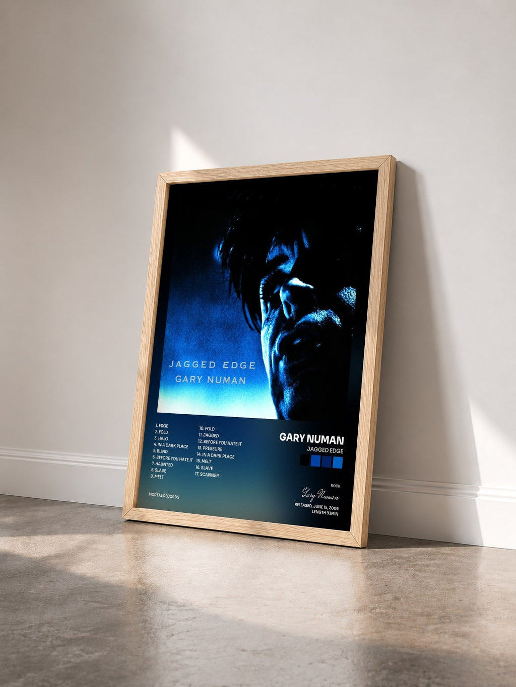 #bois Tableau de l'album Jagged Edge de Gary Numan vu de trois quarts, cadre en bois brut