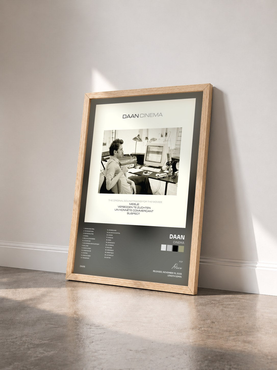 #bois Tableau de l'album Cinema de Daan vu de trois quarts, cadre en bois brut