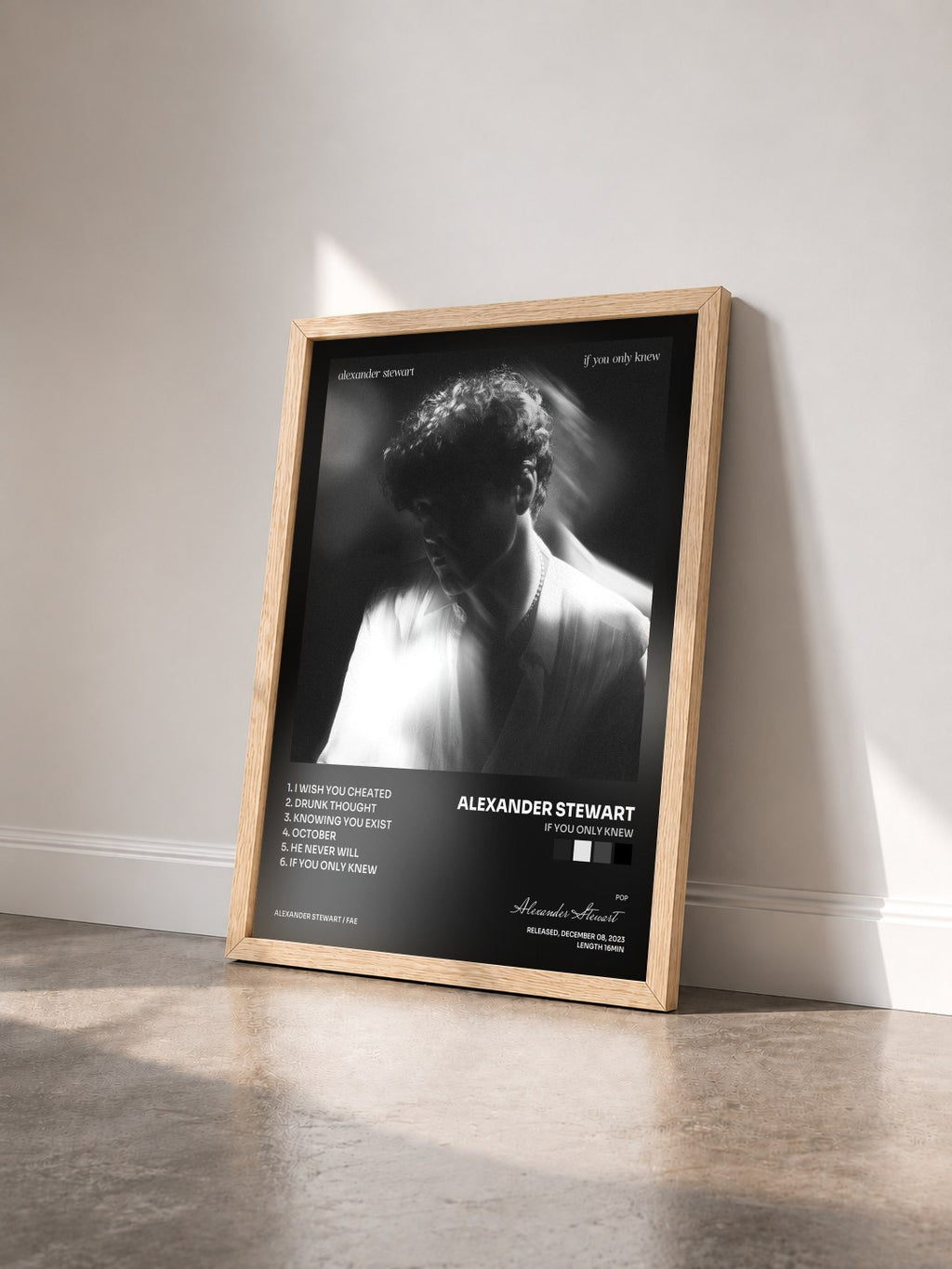 #bois Tableau de l'album if you only knew de Alexander Stewart vu de trois quarts, cadre en bois brut