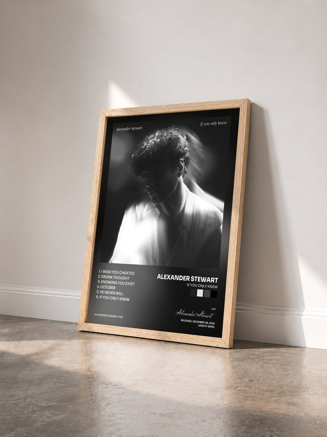 #bois Tableau de l'album if you only knew de Alexander Stewart vu de trois quarts, cadre en bois brut