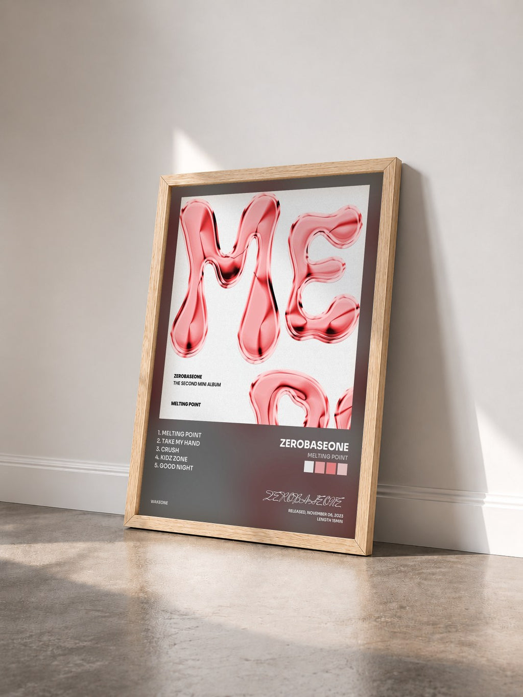 #bois Tableau de l'album MELTING POINT de ZEROBASEONE vu de trois quarts, cadre en bois brut