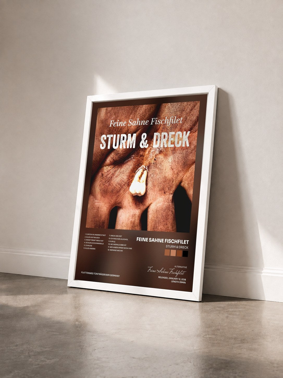 #blanc Tableau de l'album Sturm & Dreck de Feine Sahne Fischfilet vu de trois quarts, cadre blanc
