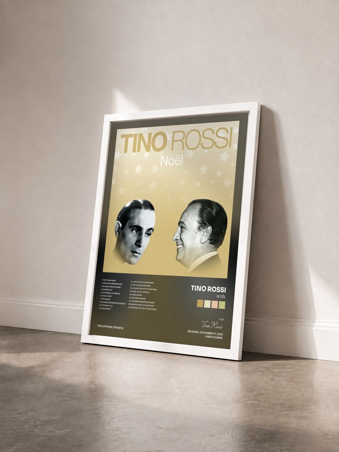 #blanc Tableau de l'album Noël de Tino Rossi vu de trois quarts, cadre blanc