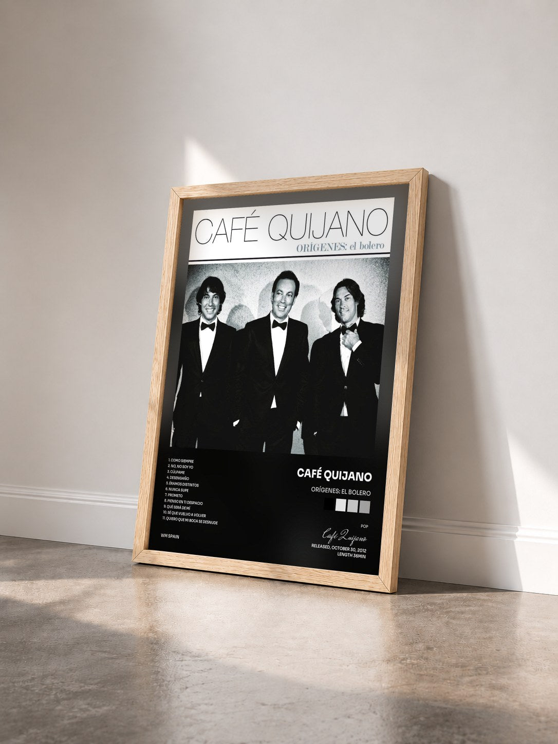 #bois Tableau de l'album Orígenes: El Bolero de Café Quijano vu de trois quarts, cadre en bois brut
