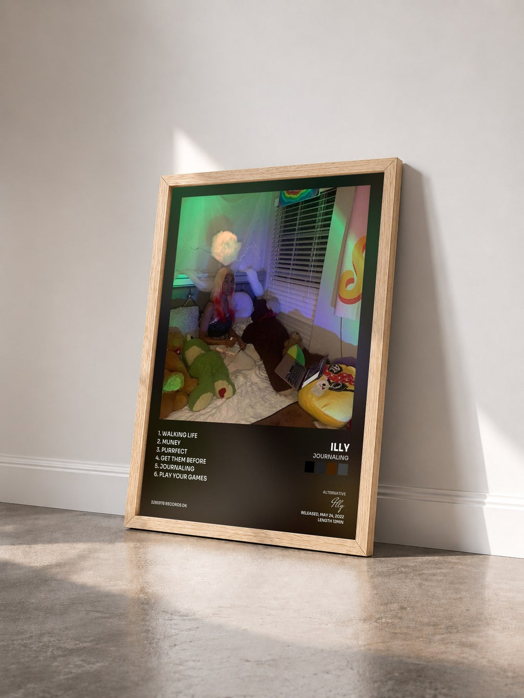 #bois Tableau de l'album journaling de Illy vu de trois quarts, cadre en bois brut