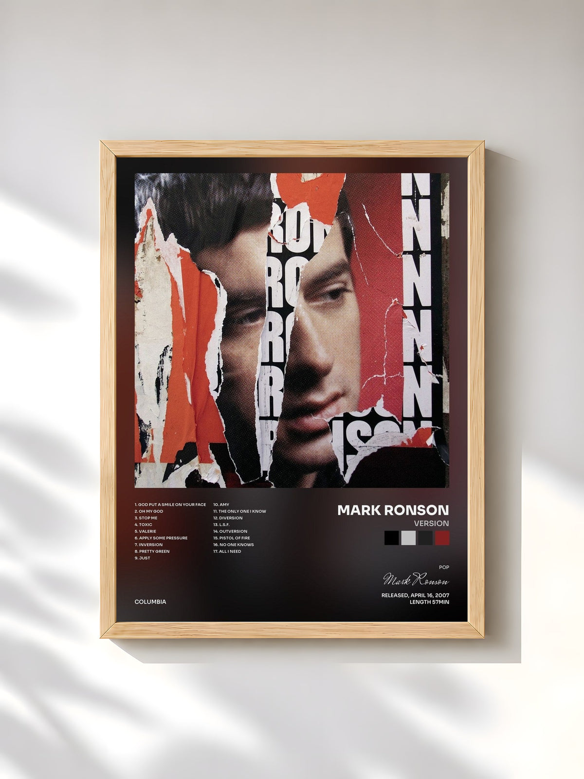 #bois Tableau de l'album Version de Mark Ronson, cadre en bois brut, imprimé et encadré en France