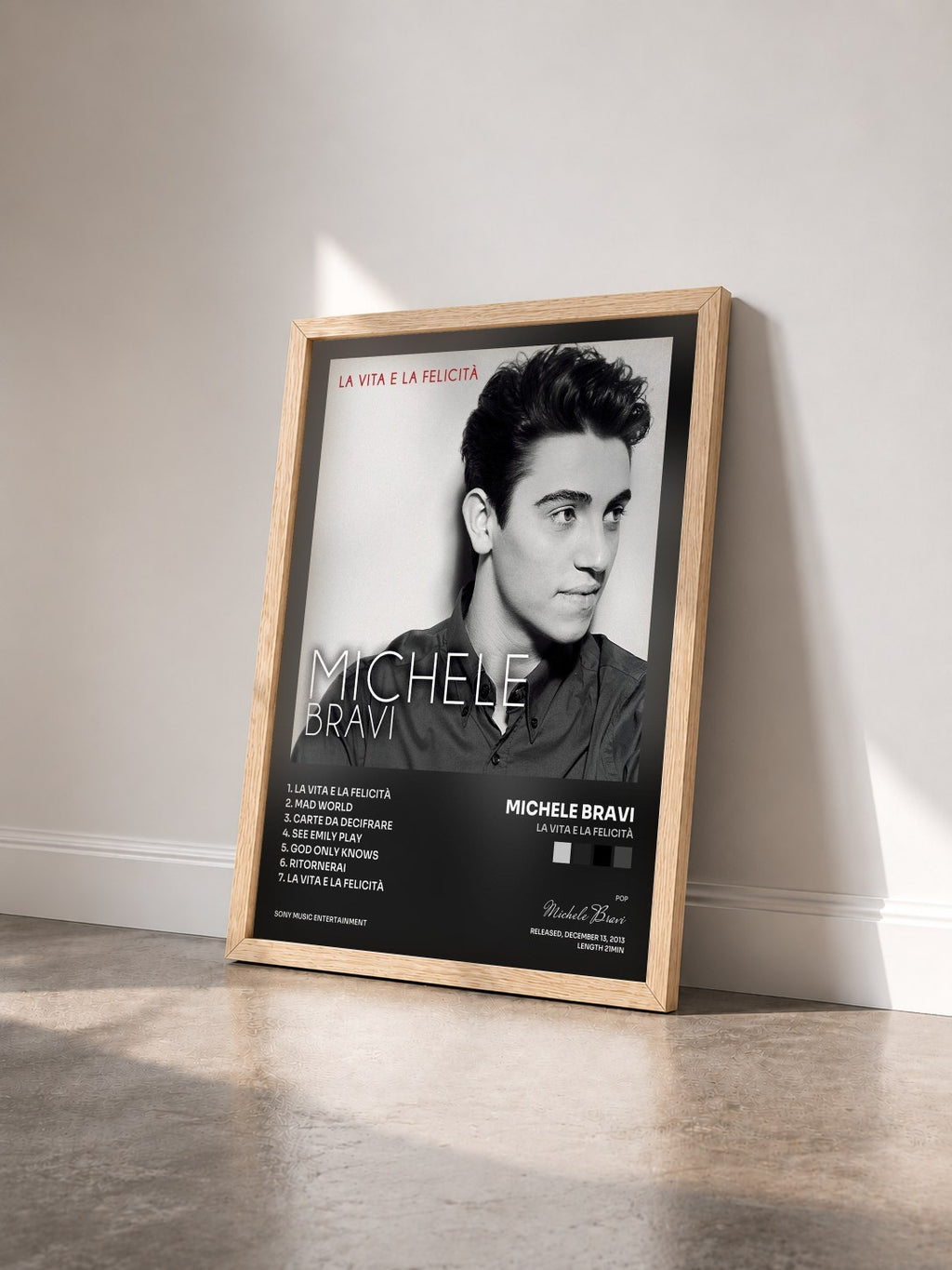 #bois Tableau de l'album La vita e la felicità de Michele Bravi vu de trois quarts, cadre en bois brut