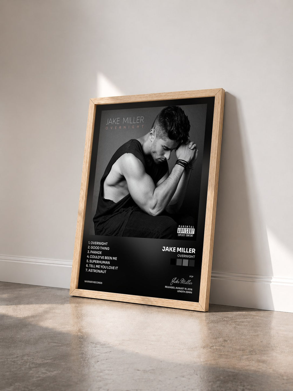 #bois Tableau de l'album Overnight de Jake Miller vu de trois quarts, cadre en bois brut