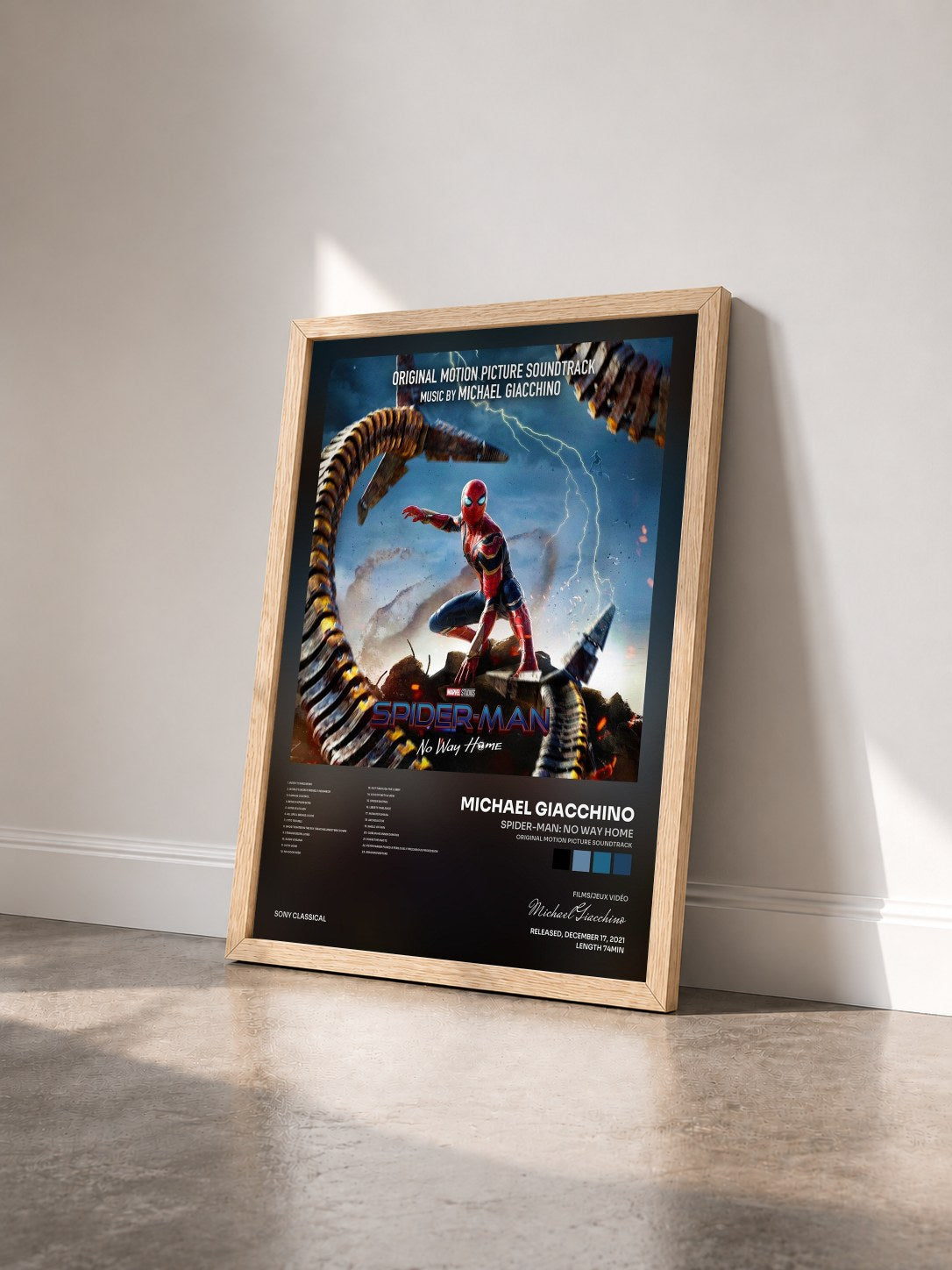 #bois Tableau de l'album Spider-Man: No Way Home (Original Motion Picture Soundtrack) de Michael Giacchino vu de trois quarts, cadre en bois brut