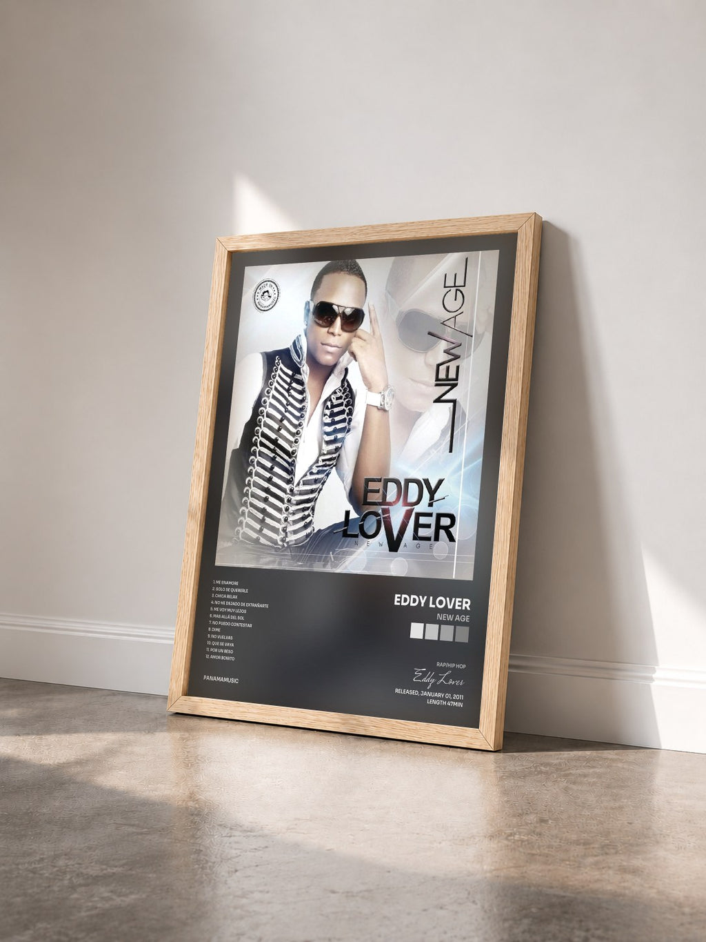 #bois Tableau de l'album New Age de Eddy Lover vu de trois quarts, cadre en bois brut