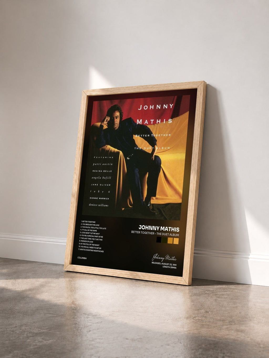 #bois Tableau de l'album Better Together - The Duet Album de Johnny Mathis vu de trois quarts, cadre en bois brut