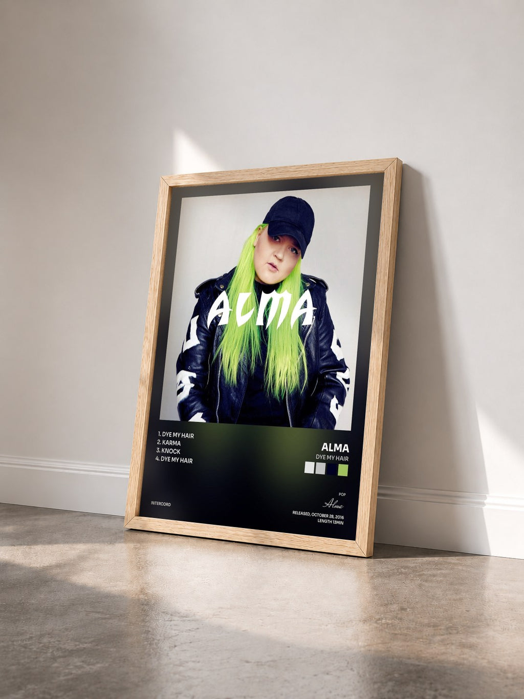 #bois Tableau de l'album Dye My Hair de Alma vu de trois quarts, cadre en bois brut