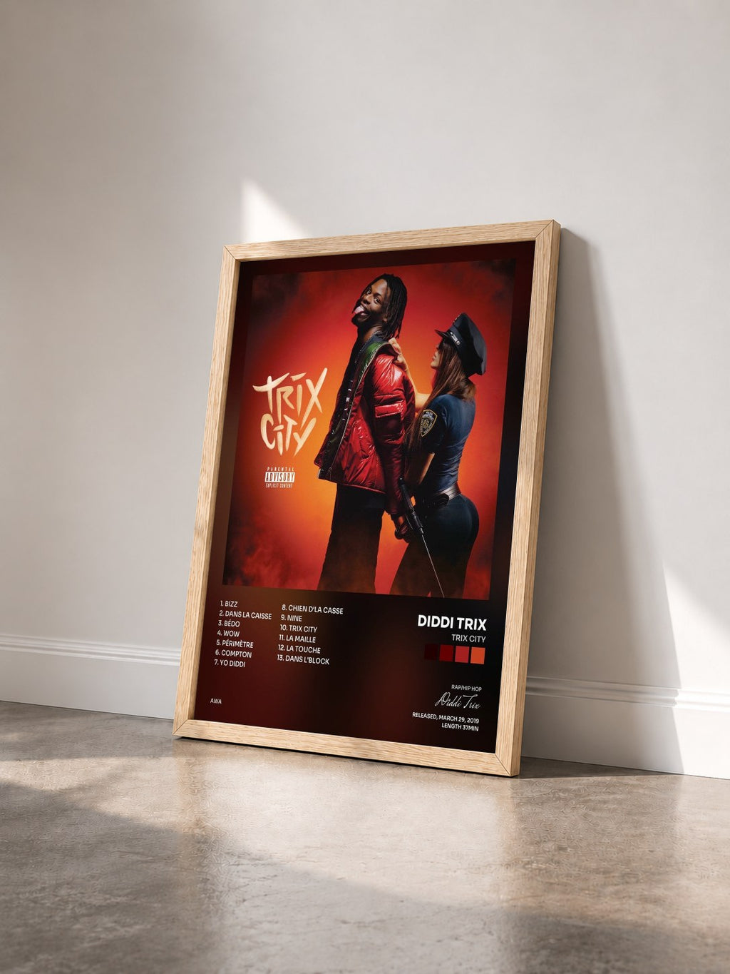 #bois Tableau de l'album Trix City de Diddi Trix vu de trois quarts, cadre en bois brut