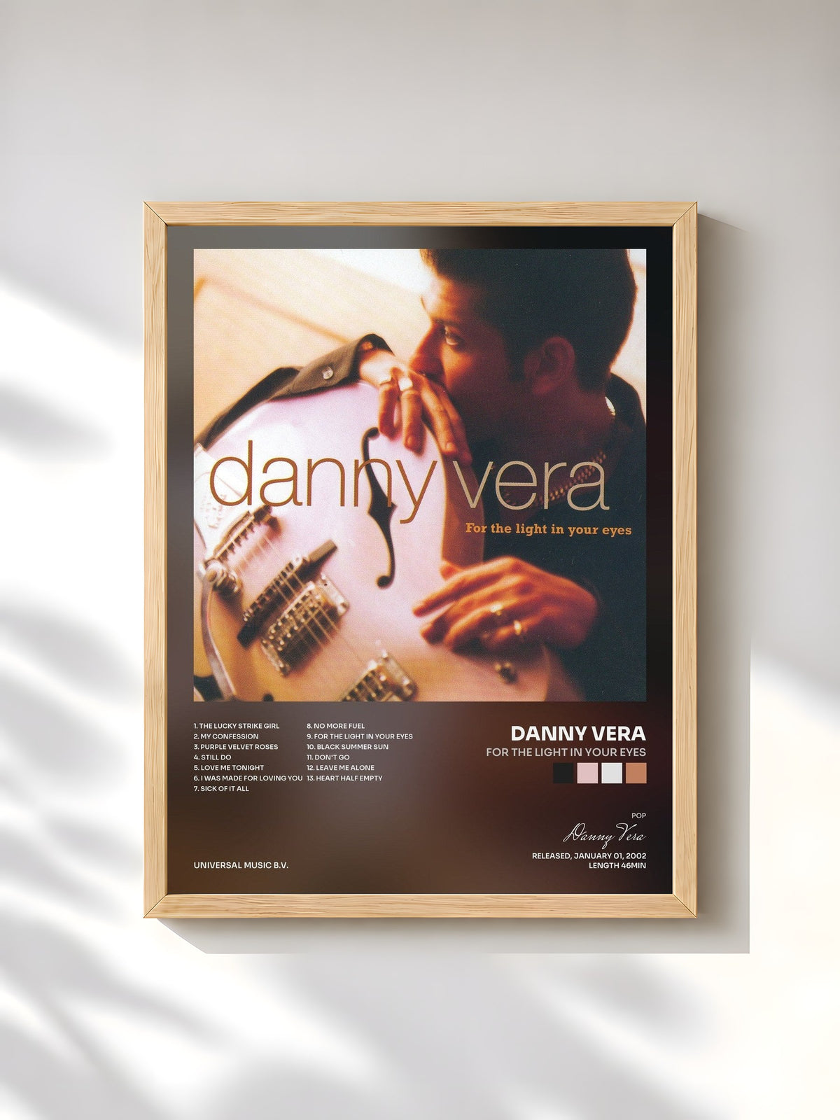 #bois Tableau de l'album For The Light In Your Eyes de Danny Vera, cadre en bois brut, imprimé et encadré en France