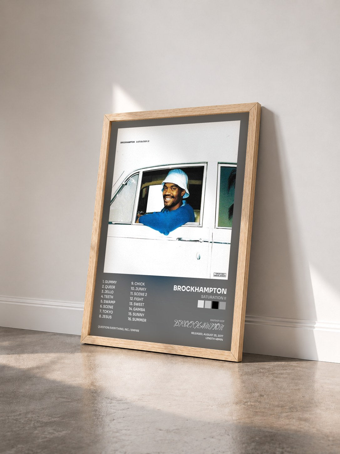 #bois Tableau de l'album SATURATION II de BROCKHAMPTON vu de trois quarts, cadre en bois brut