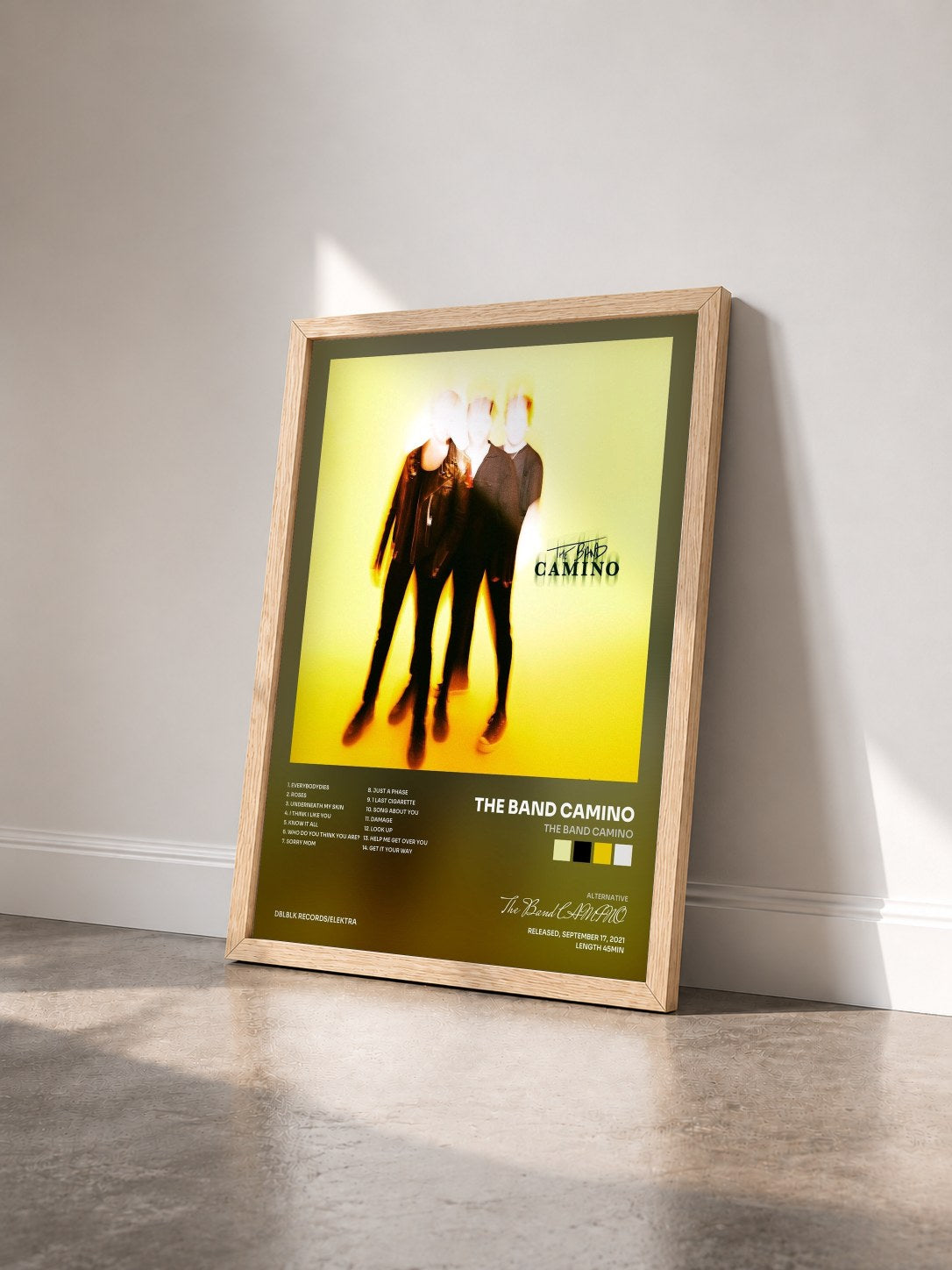 #bois Tableau de l'album The Band CAMINO de The Band CAMINO vu de trois quarts, cadre en bois brut