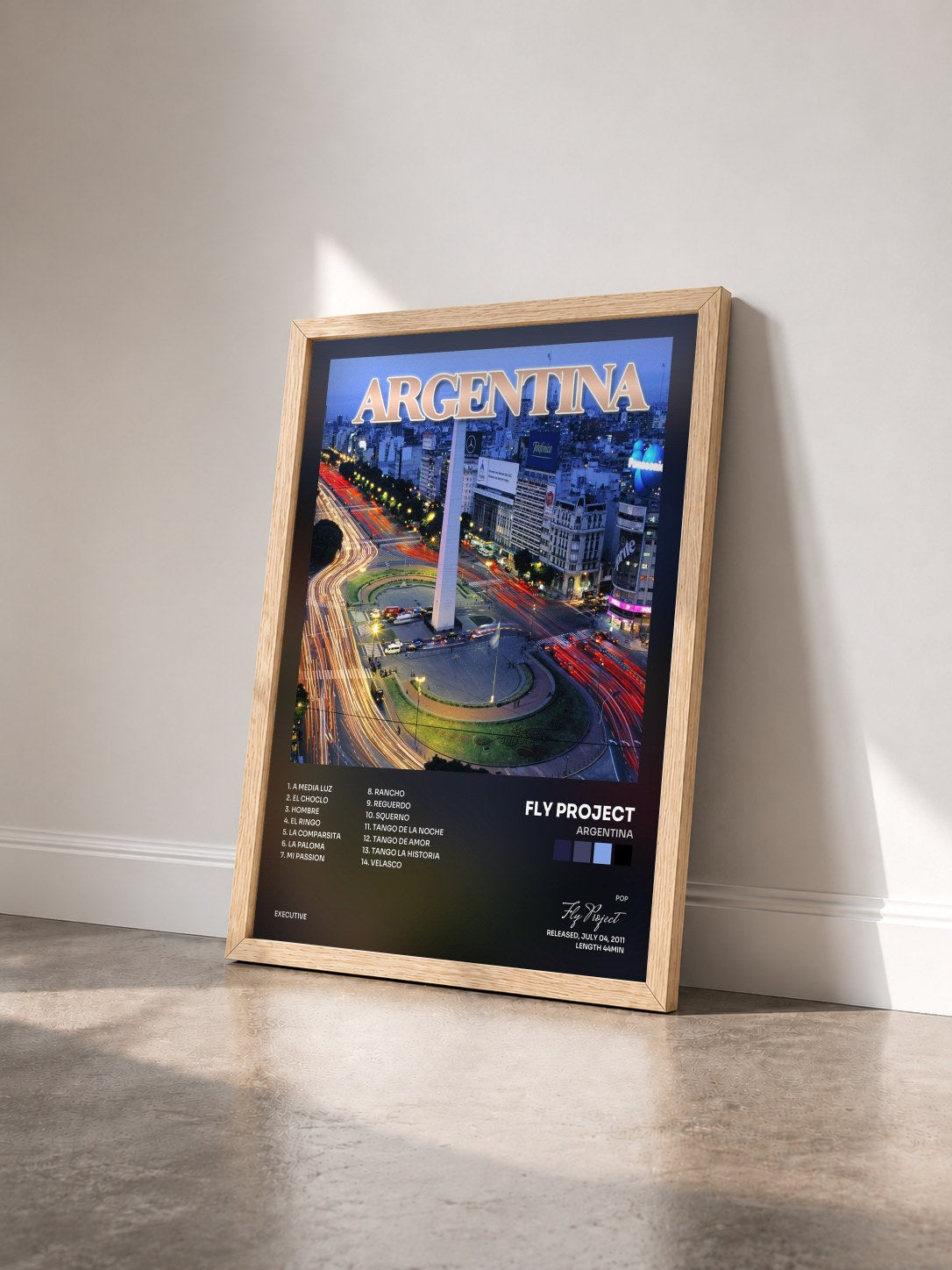 #bois Tableau de l'album Argentina de Fly Project vu de trois quarts, cadre en bois brut