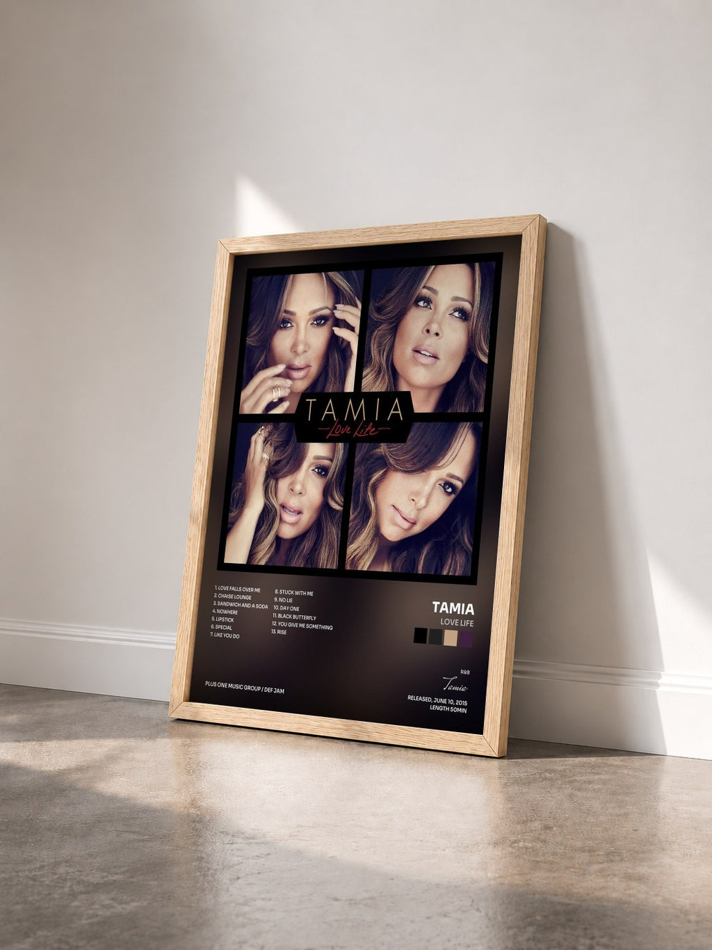 #bois Tableau de l'album Love Life de Tamia vu de trois quarts, cadre en bois brut