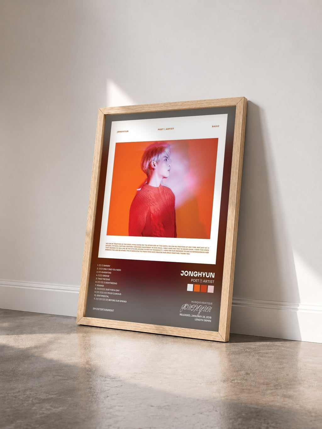 #bois Tableau de l'album Poet ᛁ Artist de JONGHYUN vu de trois quarts, cadre en bois brut