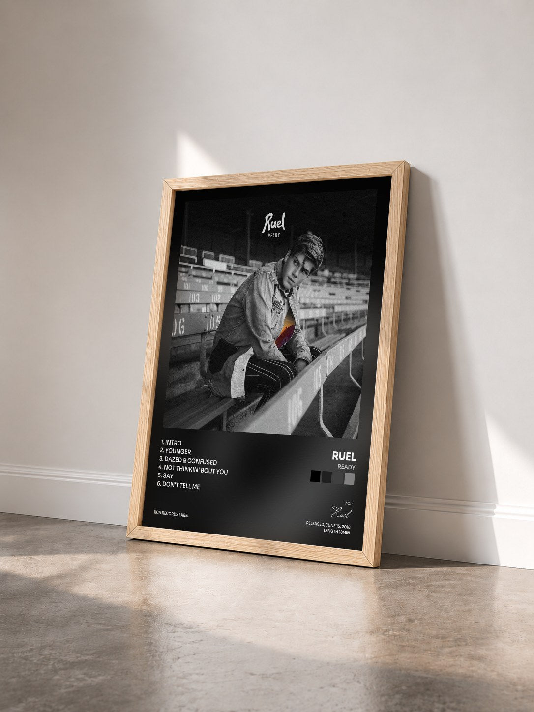#bois Tableau de l'album Ready de Ruel vu de trois quarts, cadre en bois brut