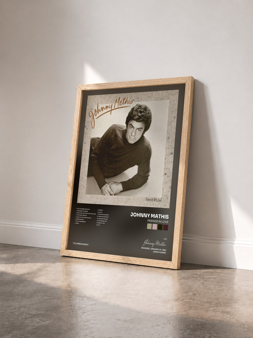 #bois Tableau de l'album Friends In Love de Johnny Mathis vu de trois quarts, cadre en bois brut