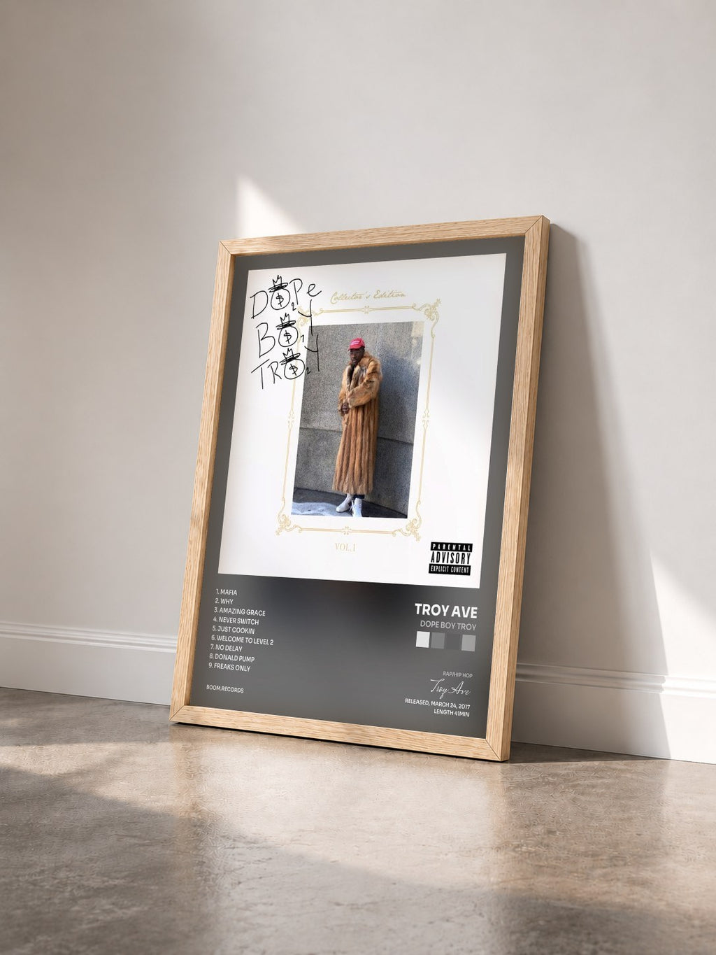 #bois Tableau de l'album Dope Boy Troy de Troy Ave vu de trois quarts, cadre en bois brut