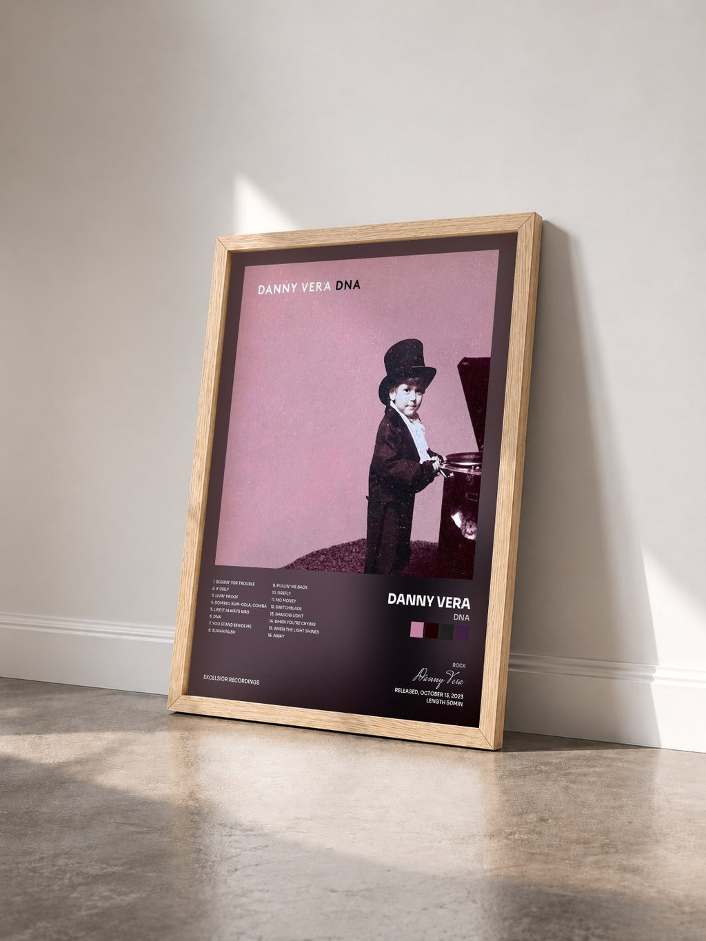 #bois Tableau de l'album DNA de Danny Vera vu de trois quarts, cadre en bois brut