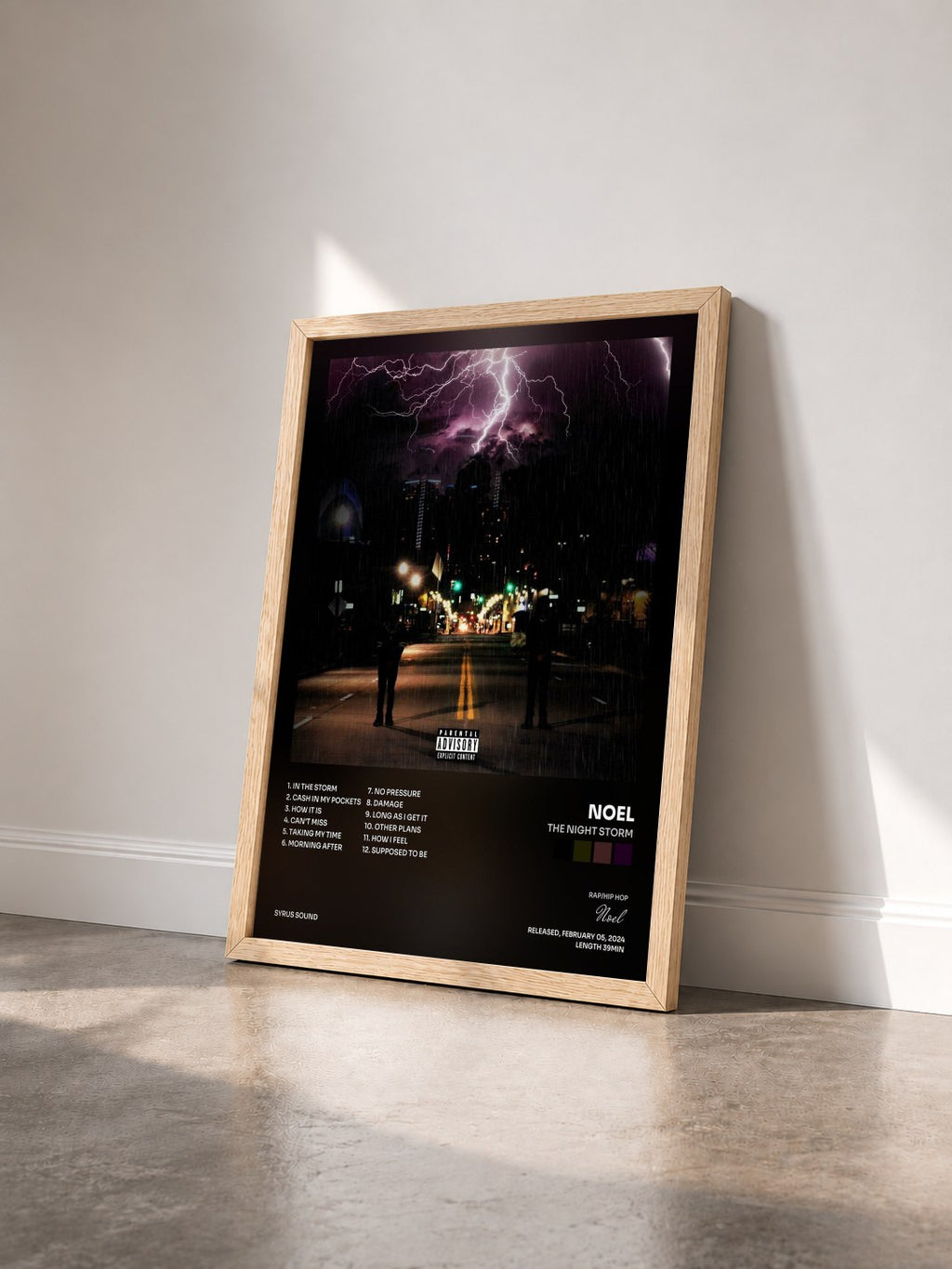 #bois Tableau de l'album The Night Storm de Noel vu de trois quarts, cadre en bois brut