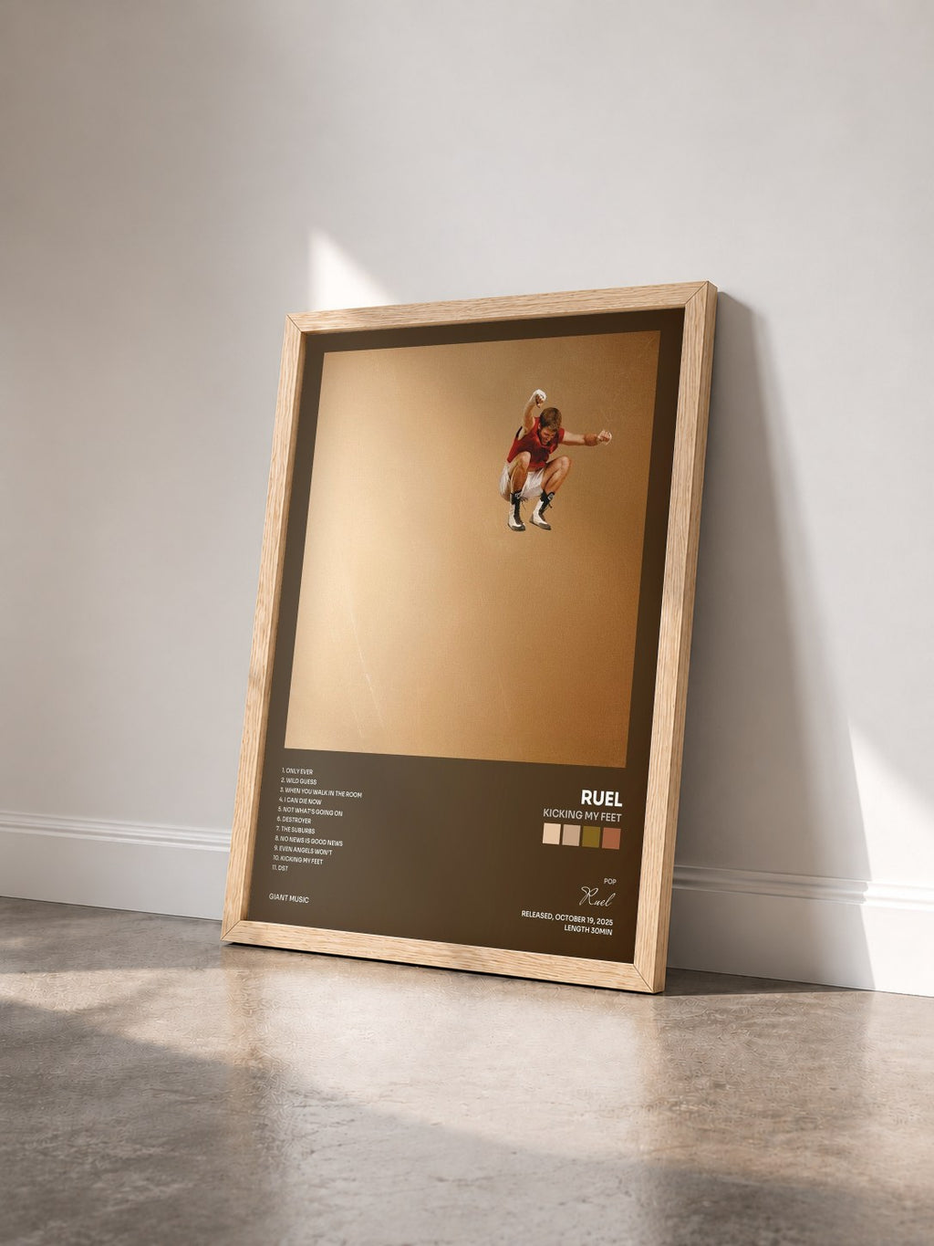 #bois Tableau de l'album Kicking My Feet de Ruel vu de trois quarts, cadre en bois brut