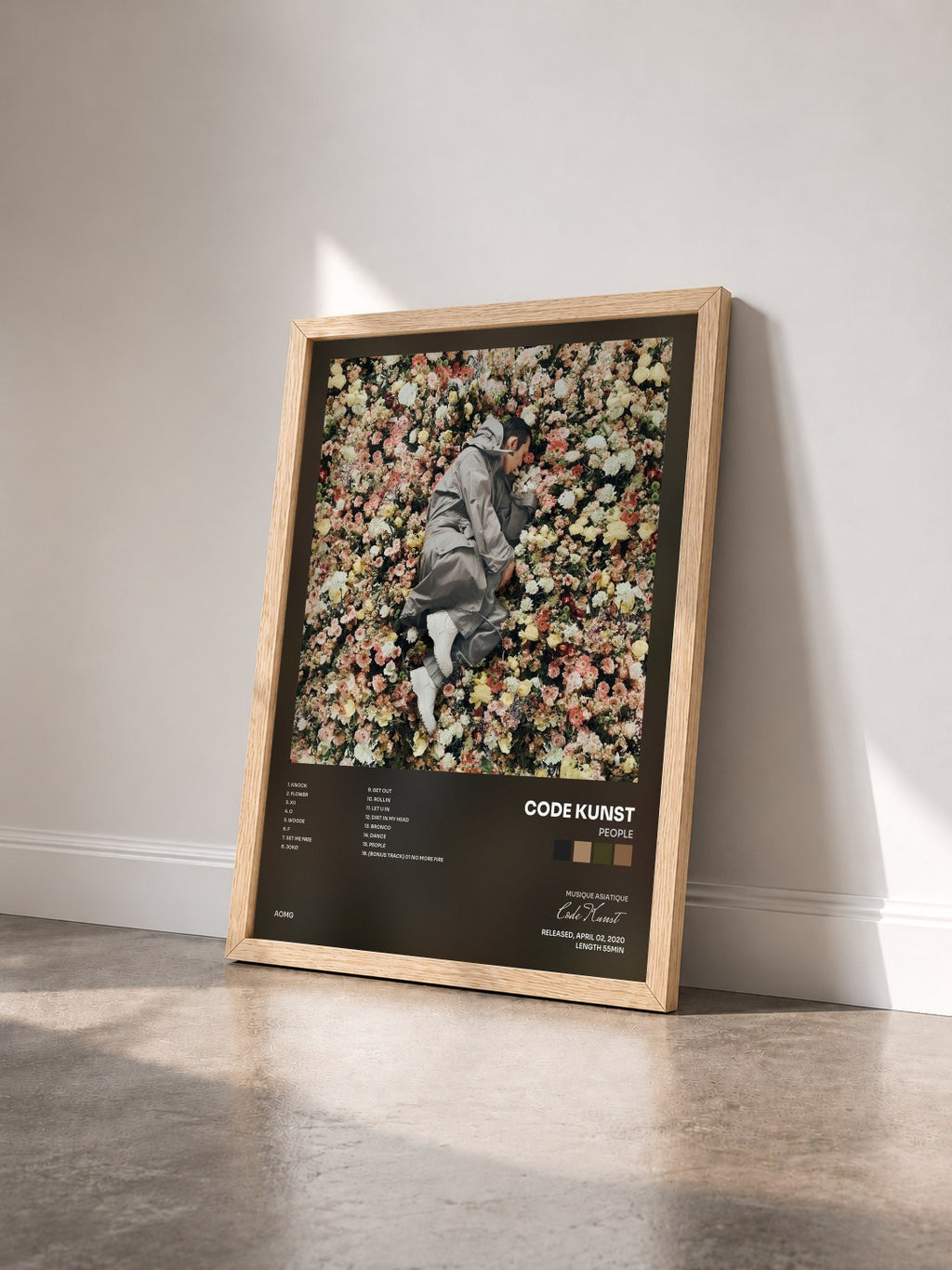 #bois Tableau de l'album PEOPLE de Code Kunst vu de trois quarts, cadre en bois brut
