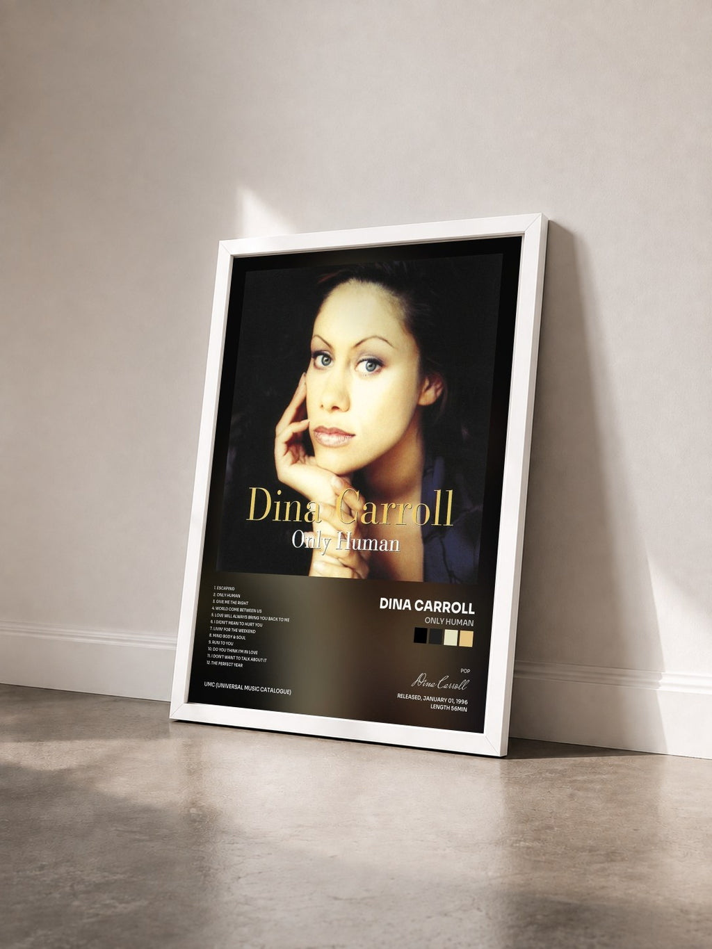 #blanc Tableau de l'album Only Human de Dina Carroll vu de trois quarts, cadre blanc