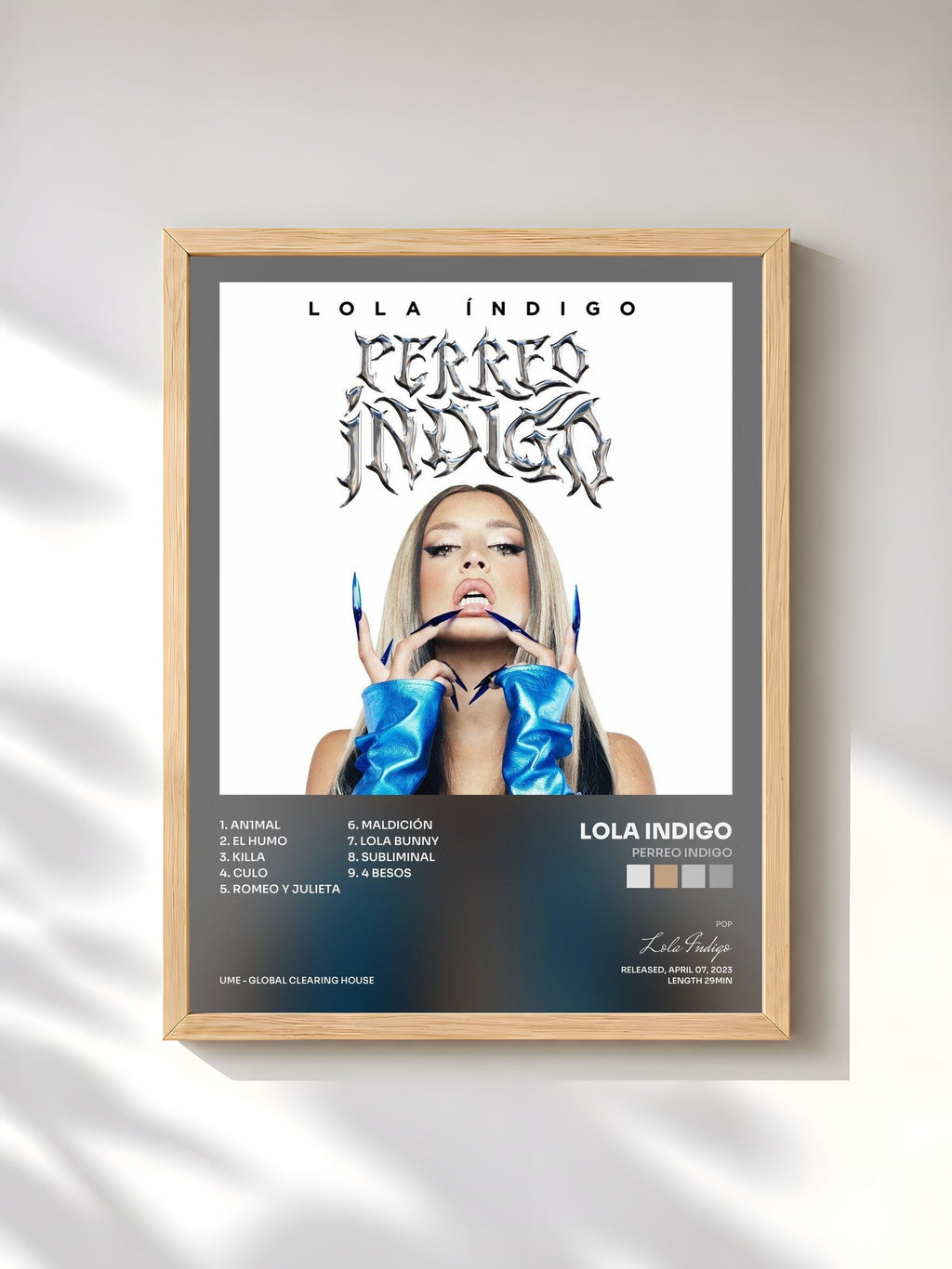 #bois Tableau de l'album Perreo Indigo de Lola Indigo, cadre en bois brut, imprimé et encadré en France