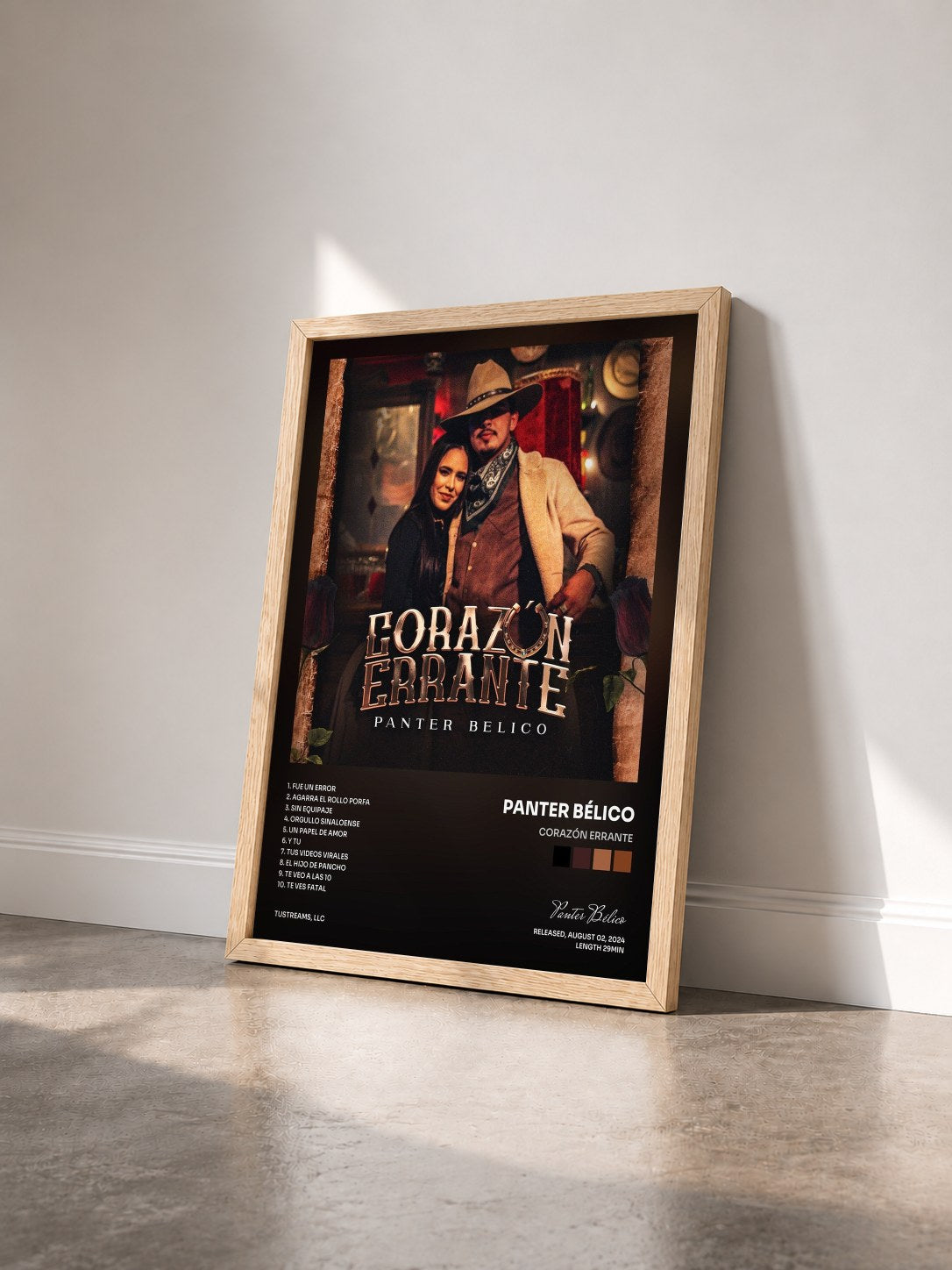 #bois Tableau de l'album CORAZÓN ERRANTE de Panter Bélico vu de trois quarts, cadre en bois brut