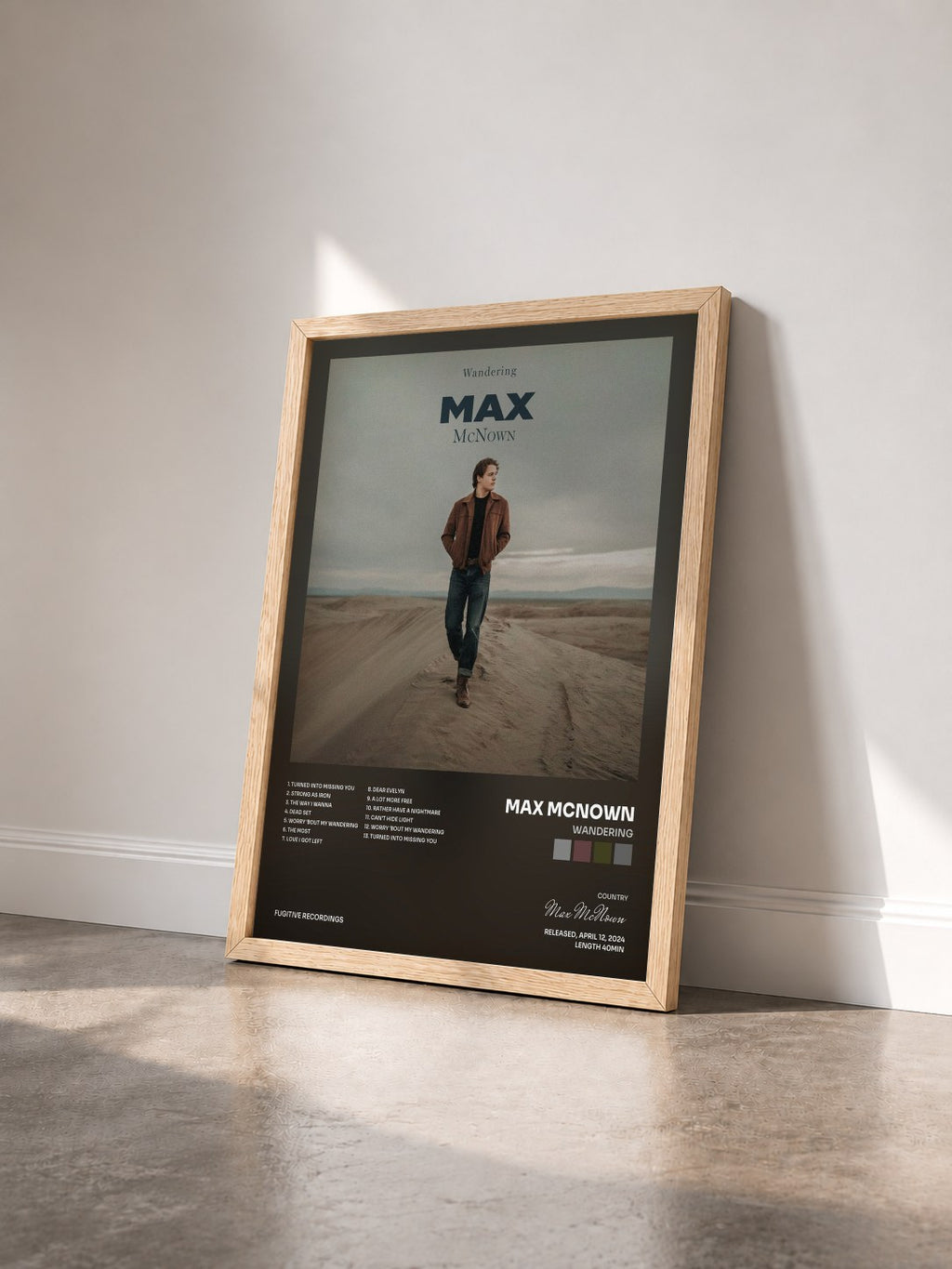 #bois Tableau de l'album Wandering de Max McNown vu de trois quarts, cadre en bois brut